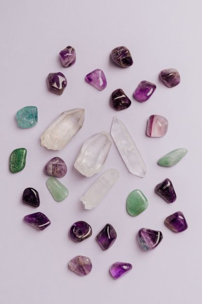 Natural minerals and stones are a great source for Halal nail colors.