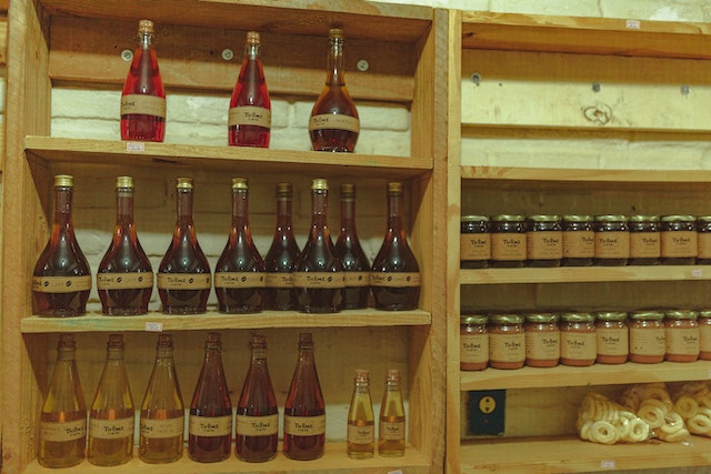 different bottles brands of honey.